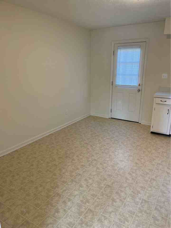 S Porter Dr #4 - Photo 5 of 8