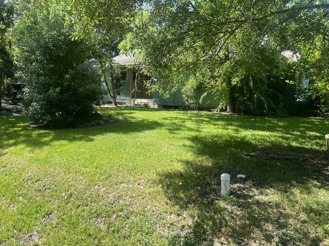 1910 Oaklawn Dr #1 - Photo 4 of 27
