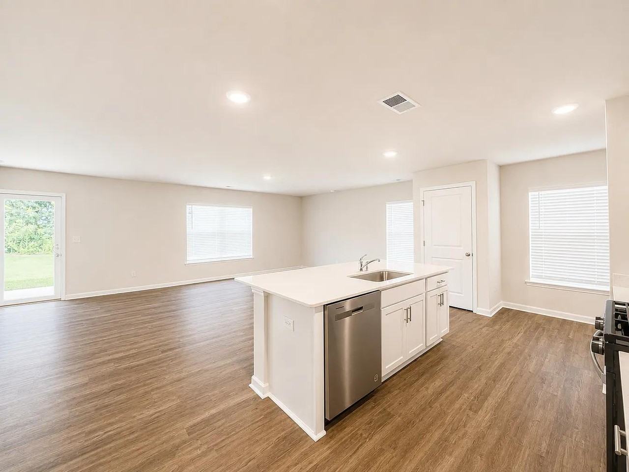 225 Deskin Ln #1 - Photo 7 of 20