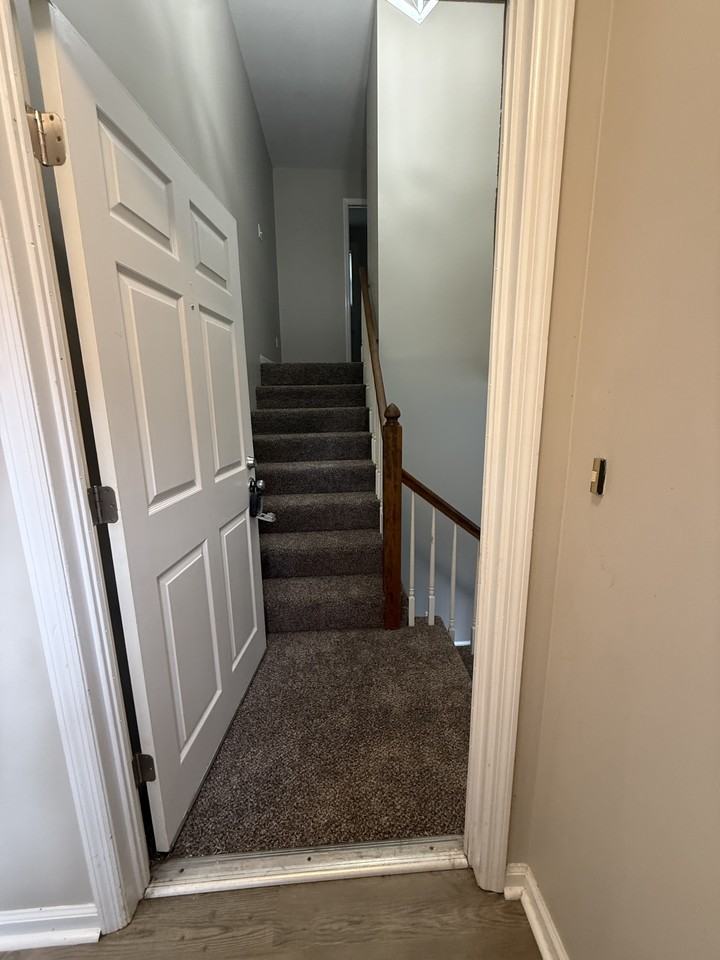 910 Georgia Cir Nw #1 - Photo 2 of 10