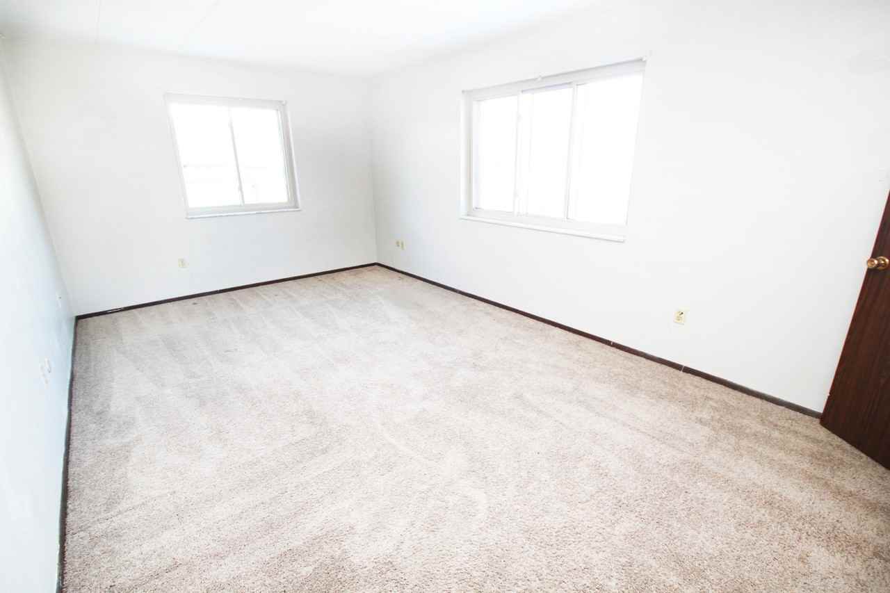 527  MONROE AVEAPT 103 #103 - Photo 5 of 10