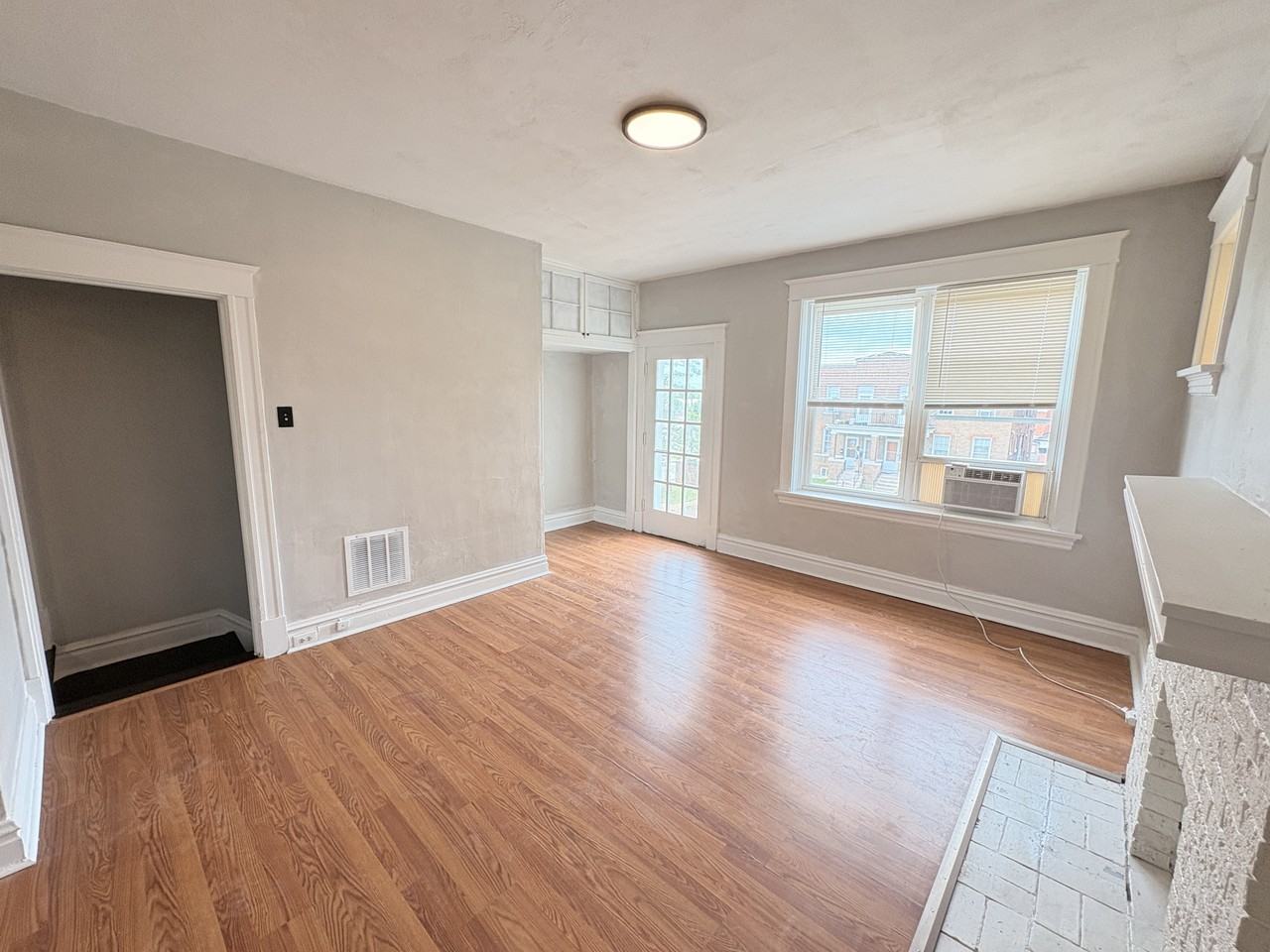 3512 Alberta St #2E - Photo 4 of 15