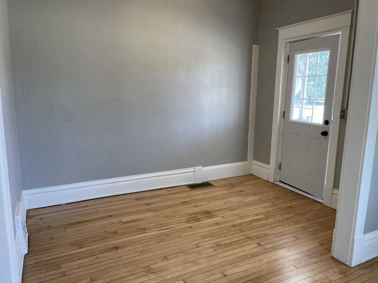 322 Broad St - Photo 5 of 20