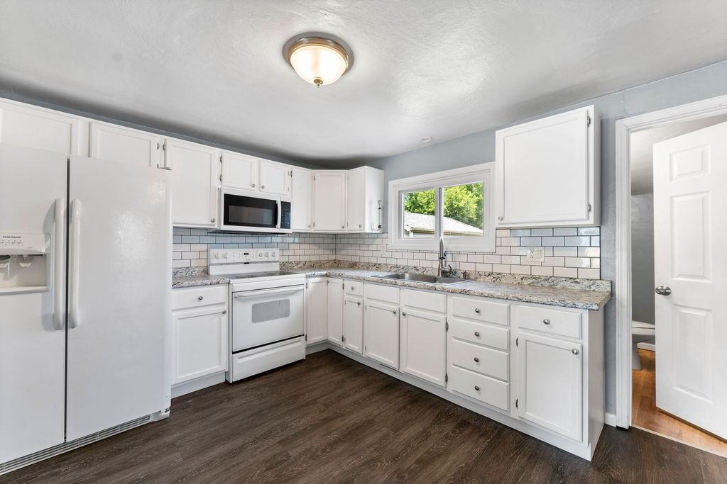 163 Plummer Ave #1 - Photo 3 of 10