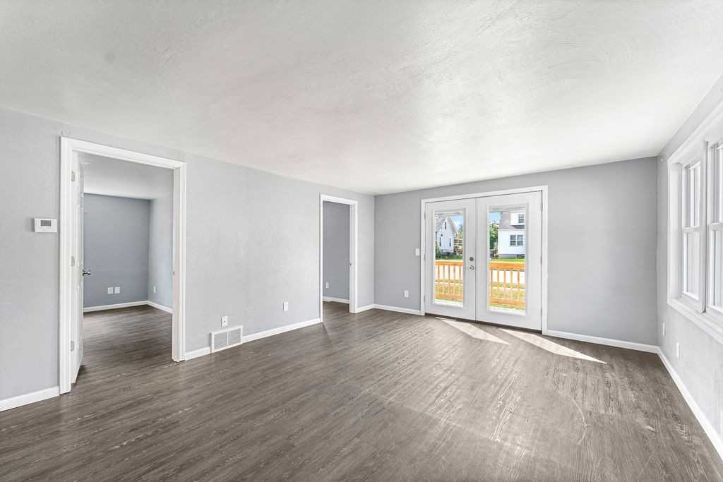163 Plummer Ave #1 - Photo 4 of 10
