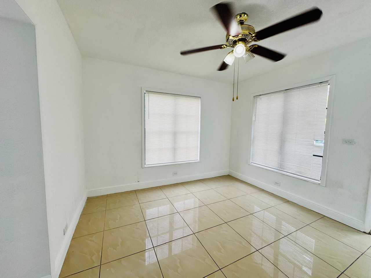 1060 Nw 116th St #1 - Photo 4 of 16