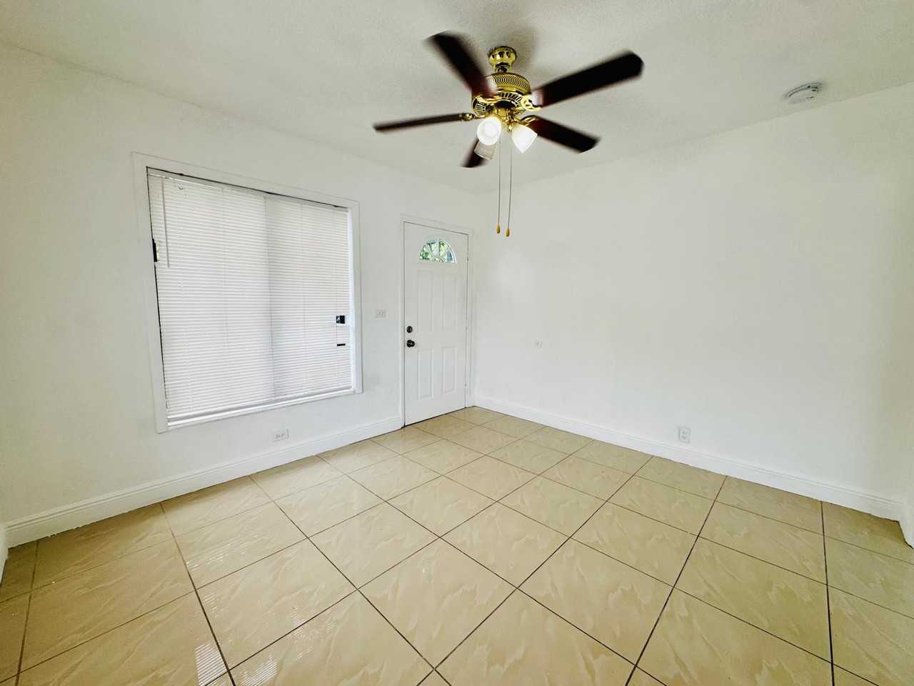 1060 Nw 116th St #1 - Photo 5 of 16