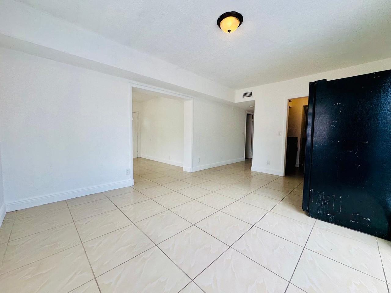 1060 Nw 116th St #1 - Photo 6 of 16