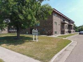 featured image of 1624 E Gateway Cir S