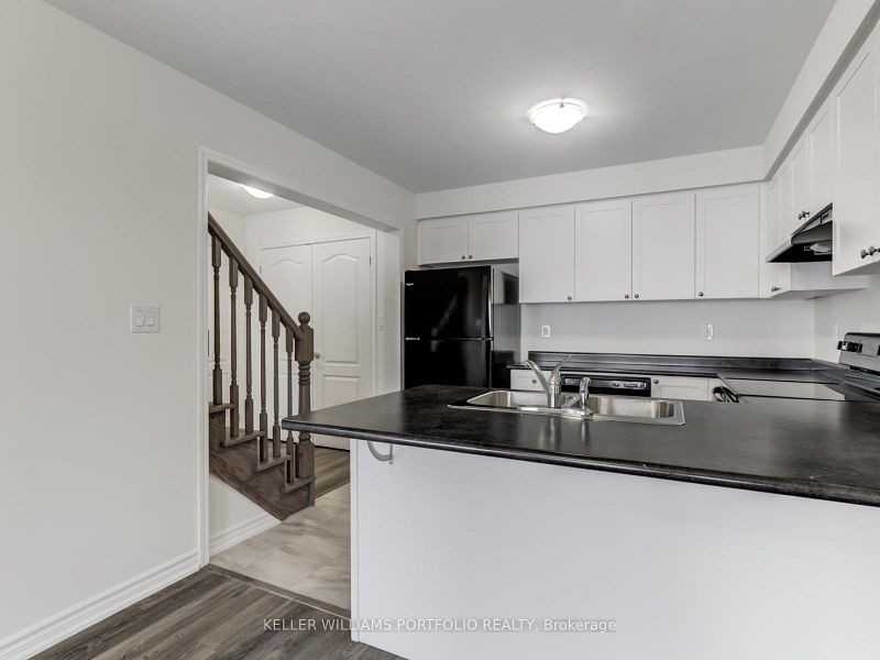 7 Bluegill Crescent - Photo 3 of 13