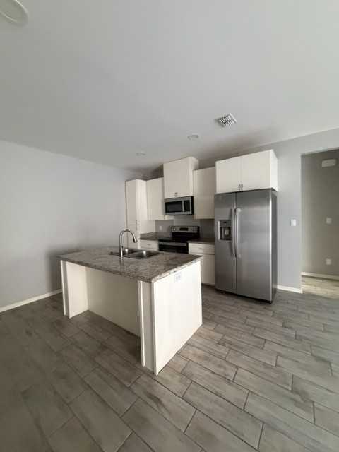 1304 W Heritage Dr #3 - Photo 2 of 7