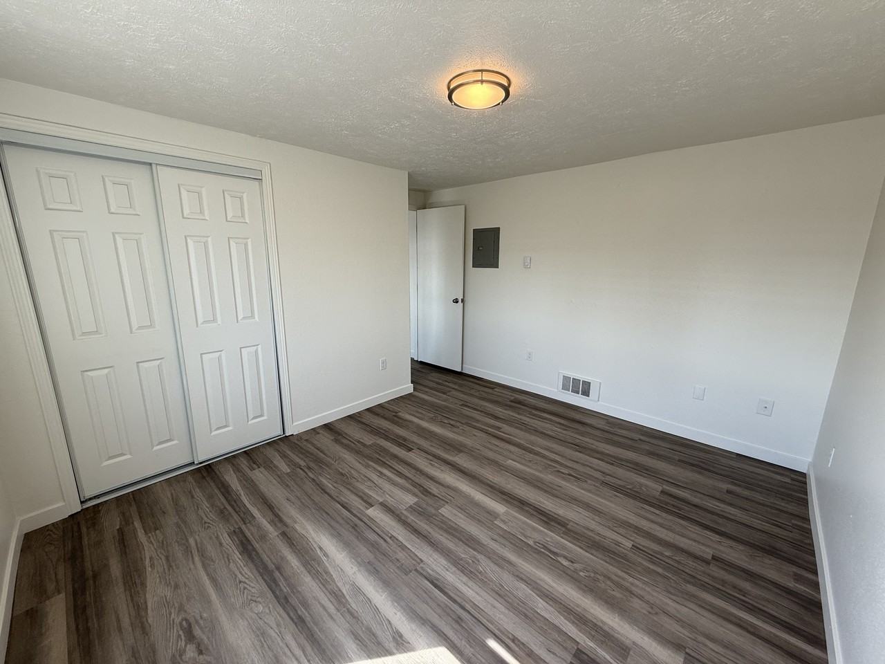 1231 2nd StreetWebster Apartments #1231 - Photo 4 of 10