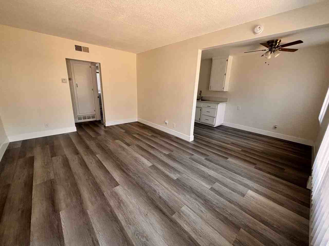 8028 Boer Ave - Photo 3 of 12
