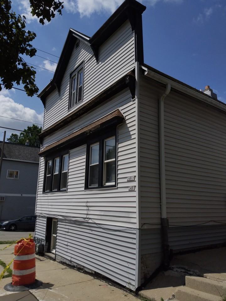 2491 S 7th St #1 - Photo 3 of 23