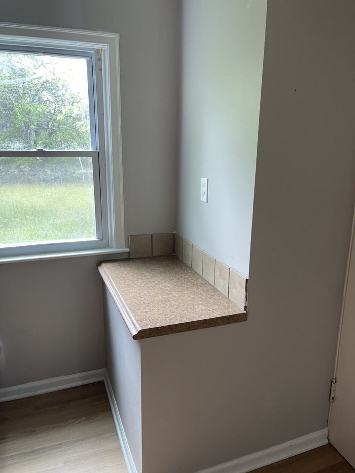 2392 Joyce Ave #1 - Photo 6 of 8