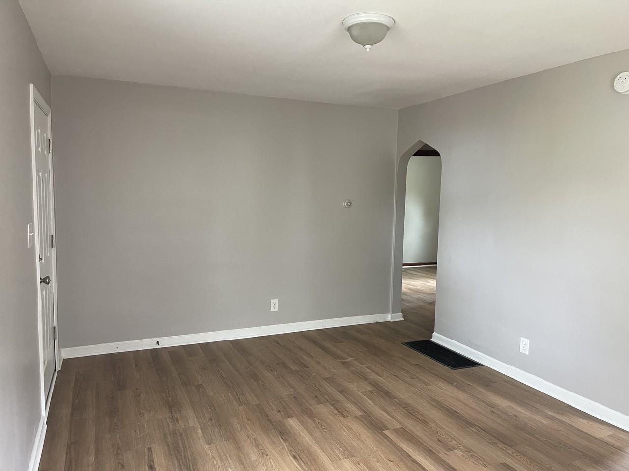 2392 Joyce Ave #1 - Photo 7 of 8