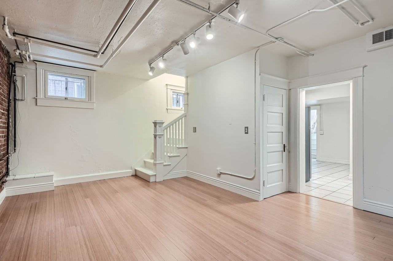 954 N Pearl St #B - Photo 2 of 28