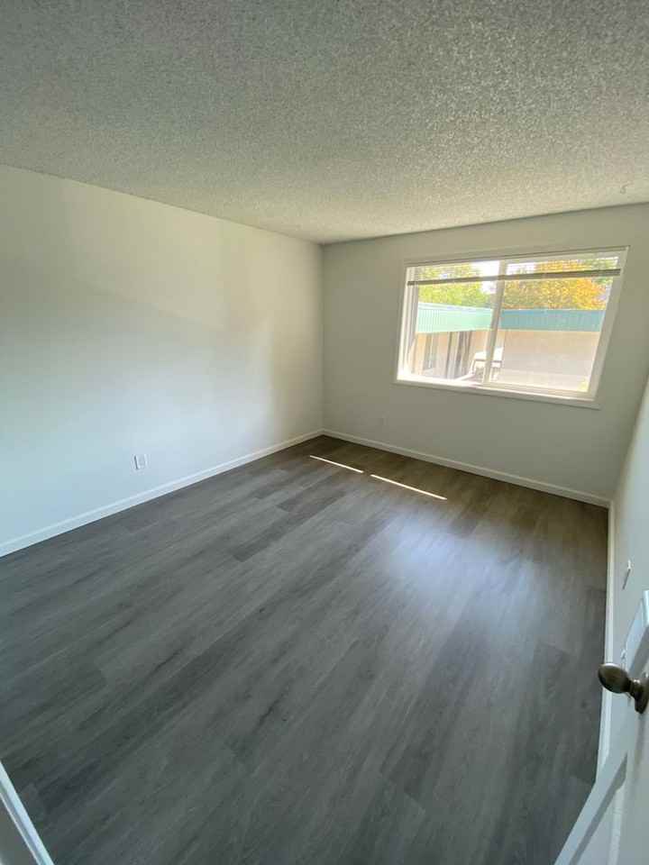 1622 West 7th AvenueApt 102 #102 - Photo 4 of 7