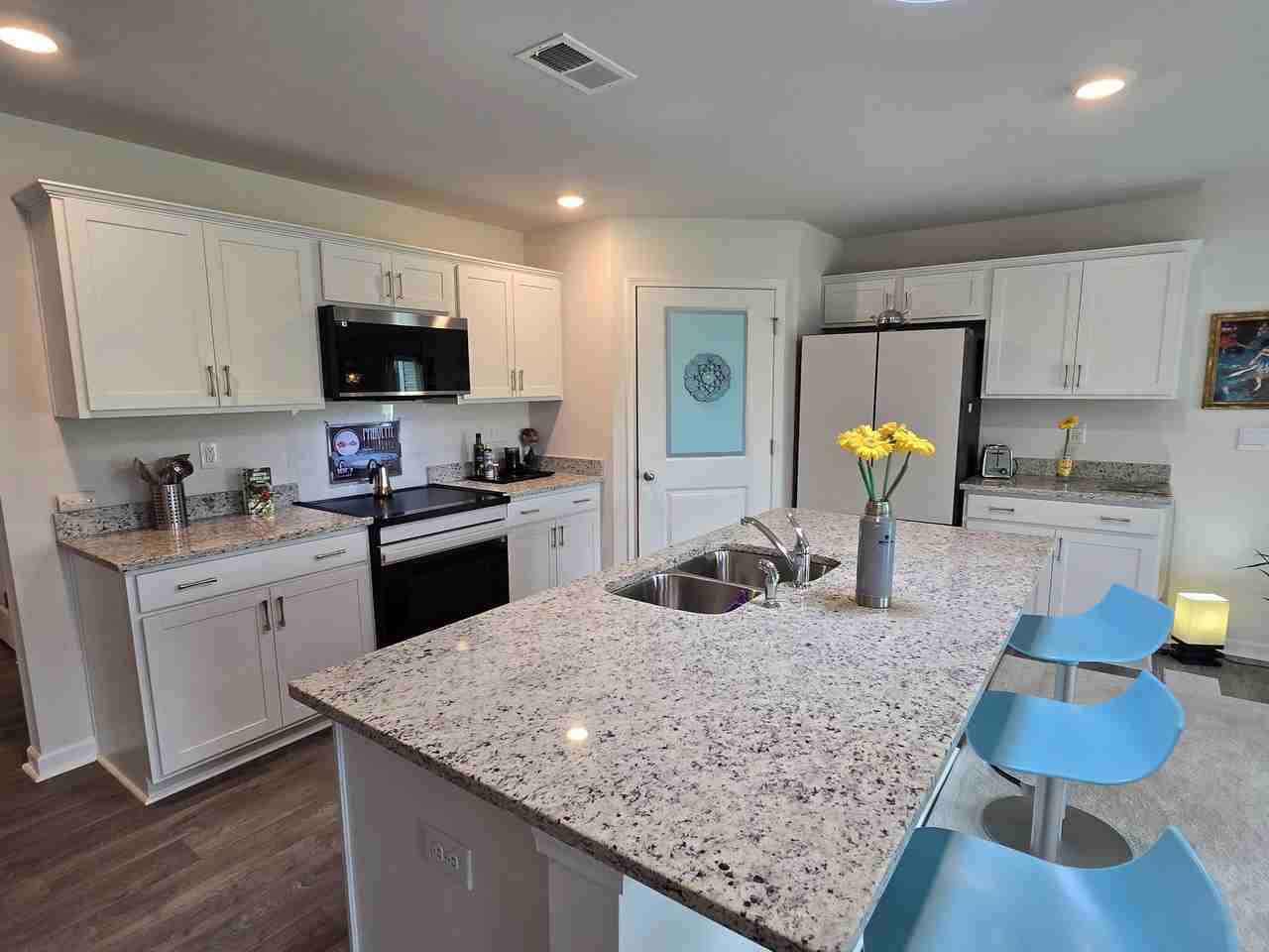 202 Alamos Ave #1 - Photo 6 of 25