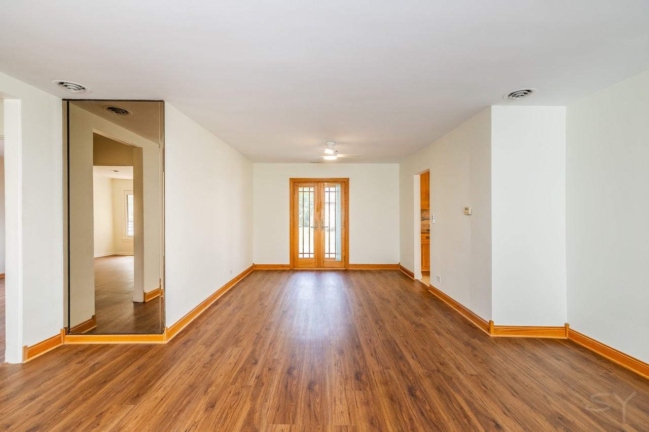 2334 South 10th Avenue - Photo 4 of 17