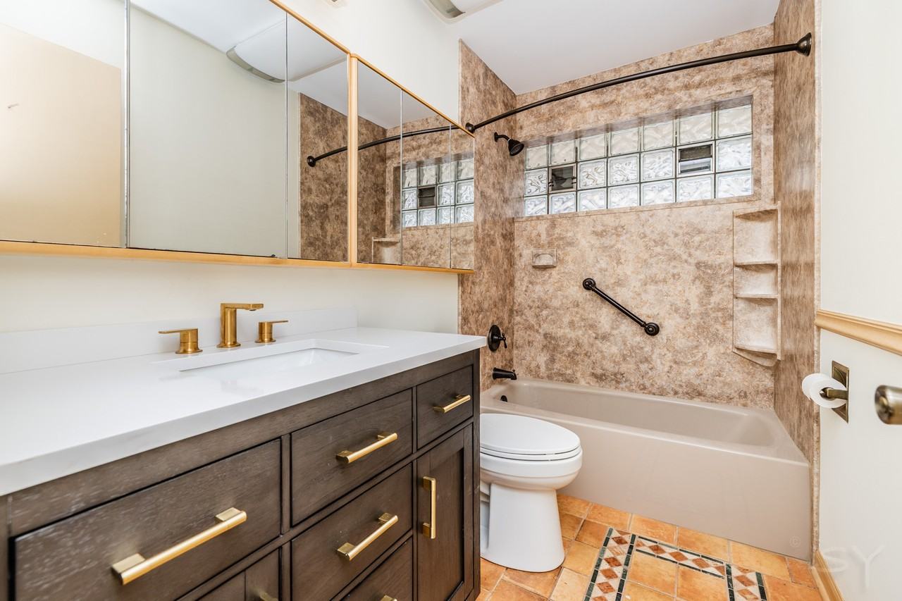 2334 South 10th Avenue - Photo 7 of 17