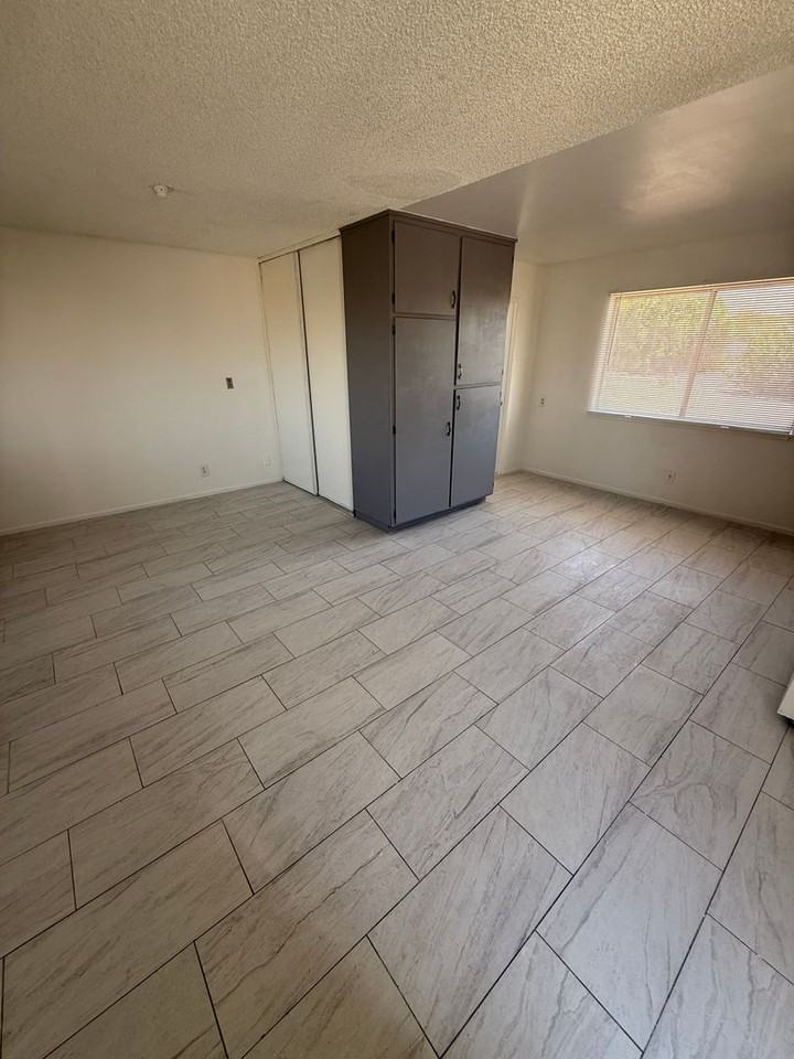 13704-13728 Avenida Hermosa - Photo 3 of 12