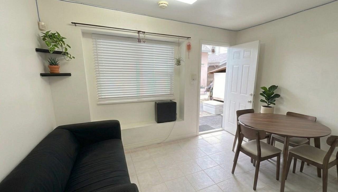 2278 East 33rd Avenue - Photo 2 of 4