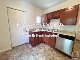 featured image of 1046 Lafayette Ave Se #1046B