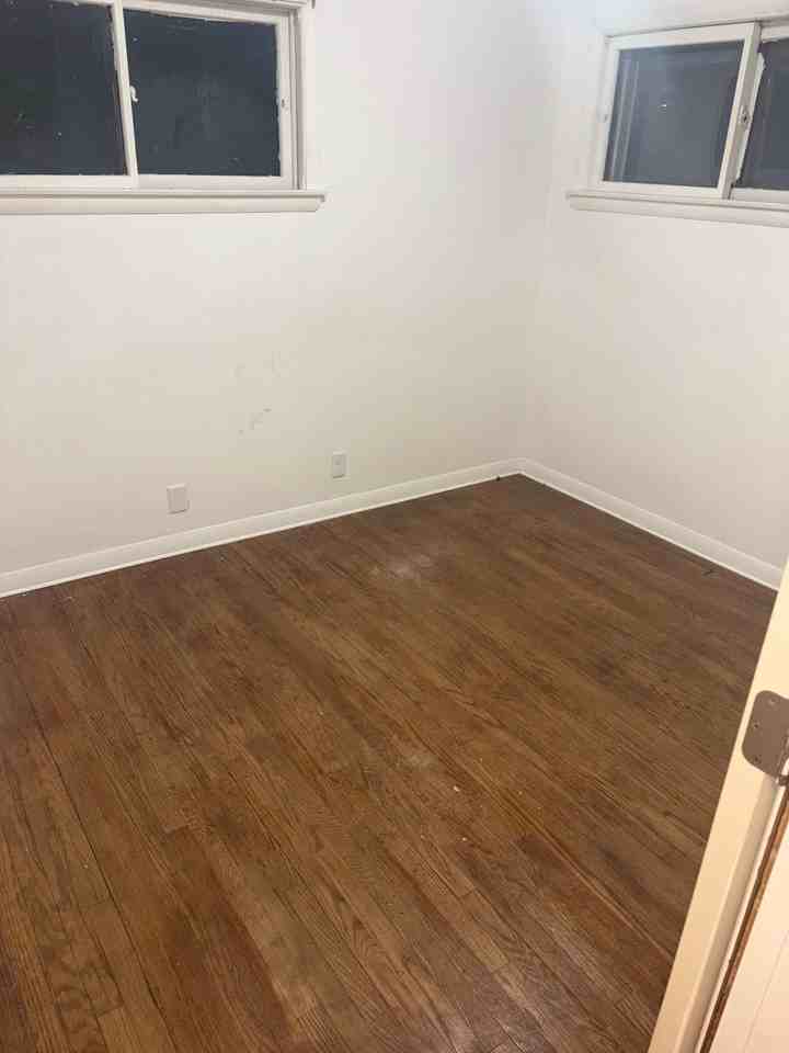 5754 N 65th St Uppr - Photo 7 of 19