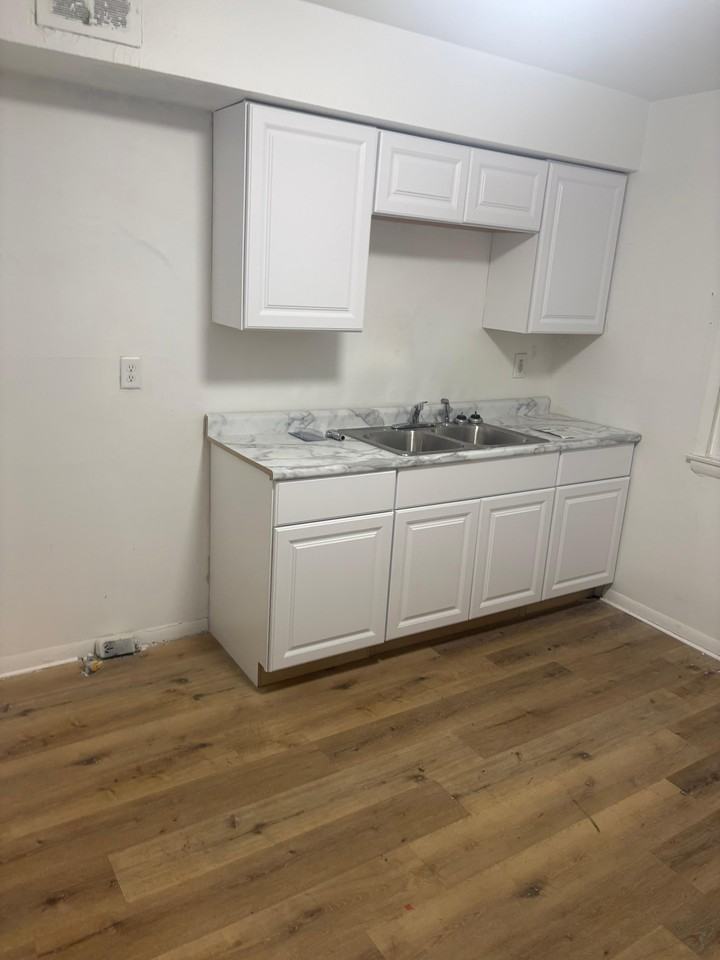 5754 N 65th St Lowr - Photo 6 of 19