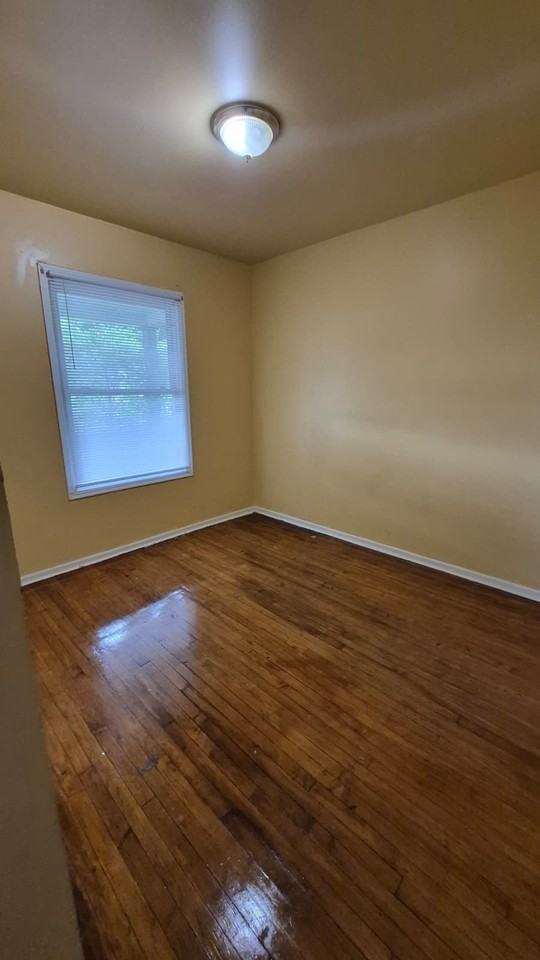 3834 N Port Washington Rd Lowr - Photo 2 of 21