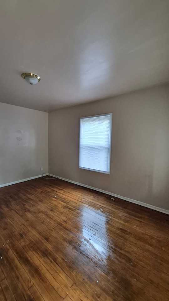 3834 N Port Washington Rd Lowr - Photo 4 of 21