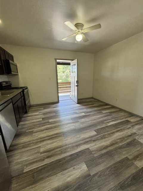 534 Lee St #2 - Photo 2 of 9
