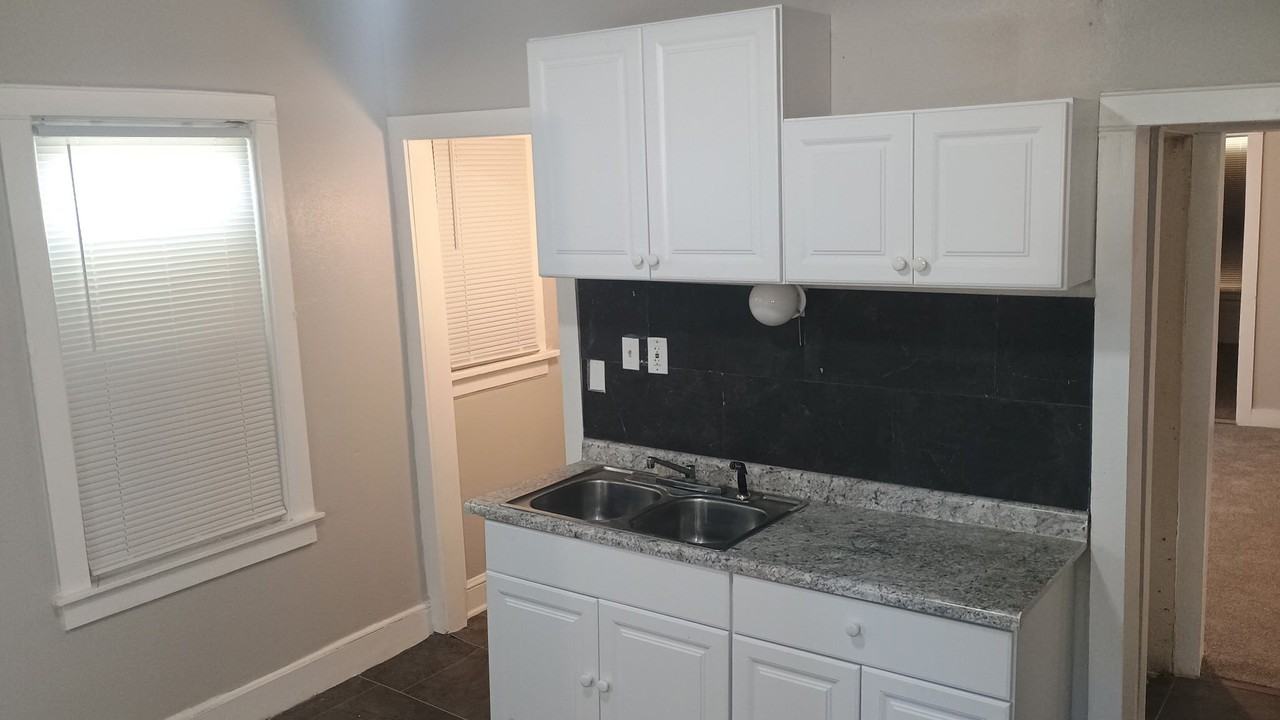 3030 N Palmer St #1 - Photo 2 of 10