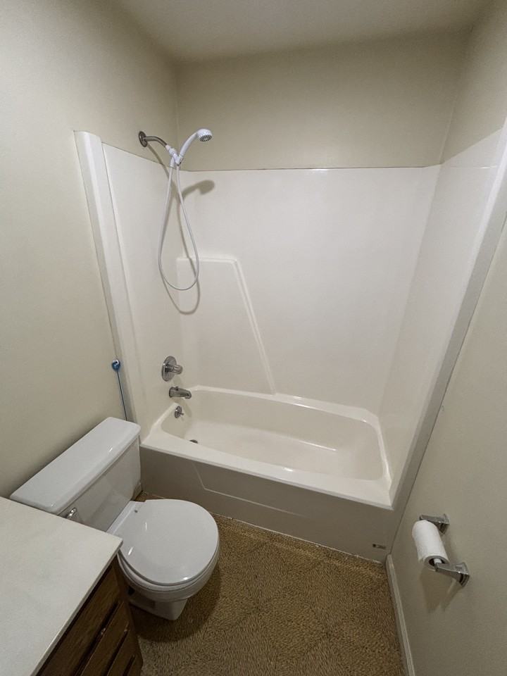 404 Britton Ave #2 - Photo 2 of 7