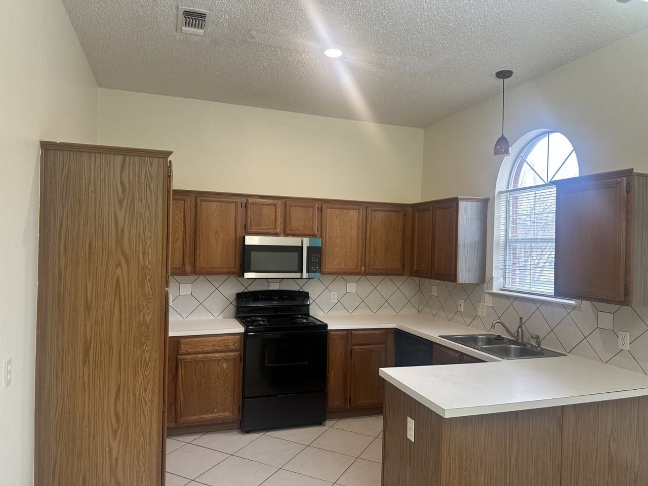 8424 Cove Meadow Ln #1 - Photo 3 of 16