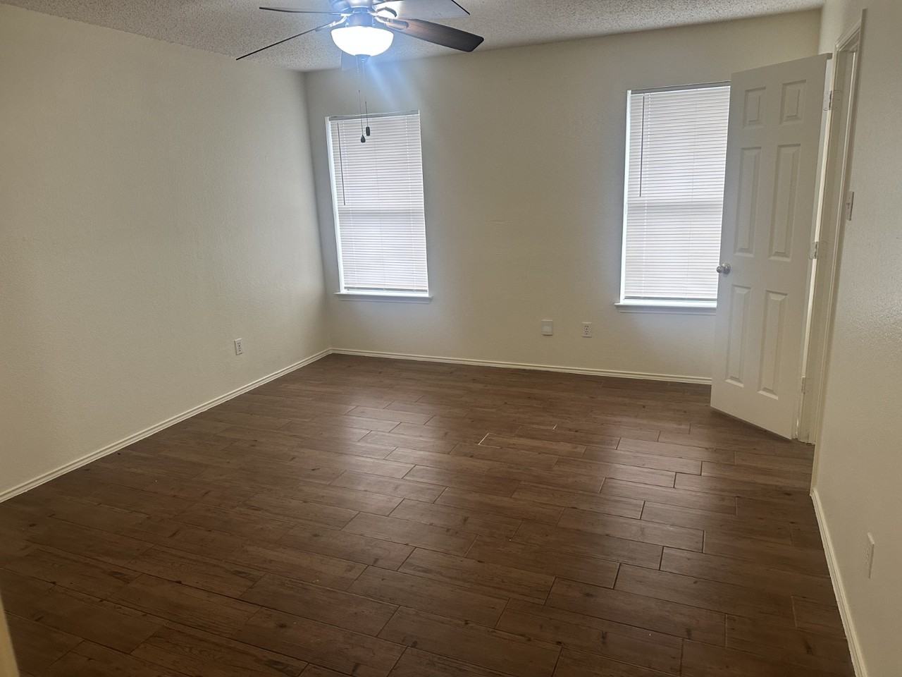 8424 Cove Meadow Ln #1 - Photo 4 of 16