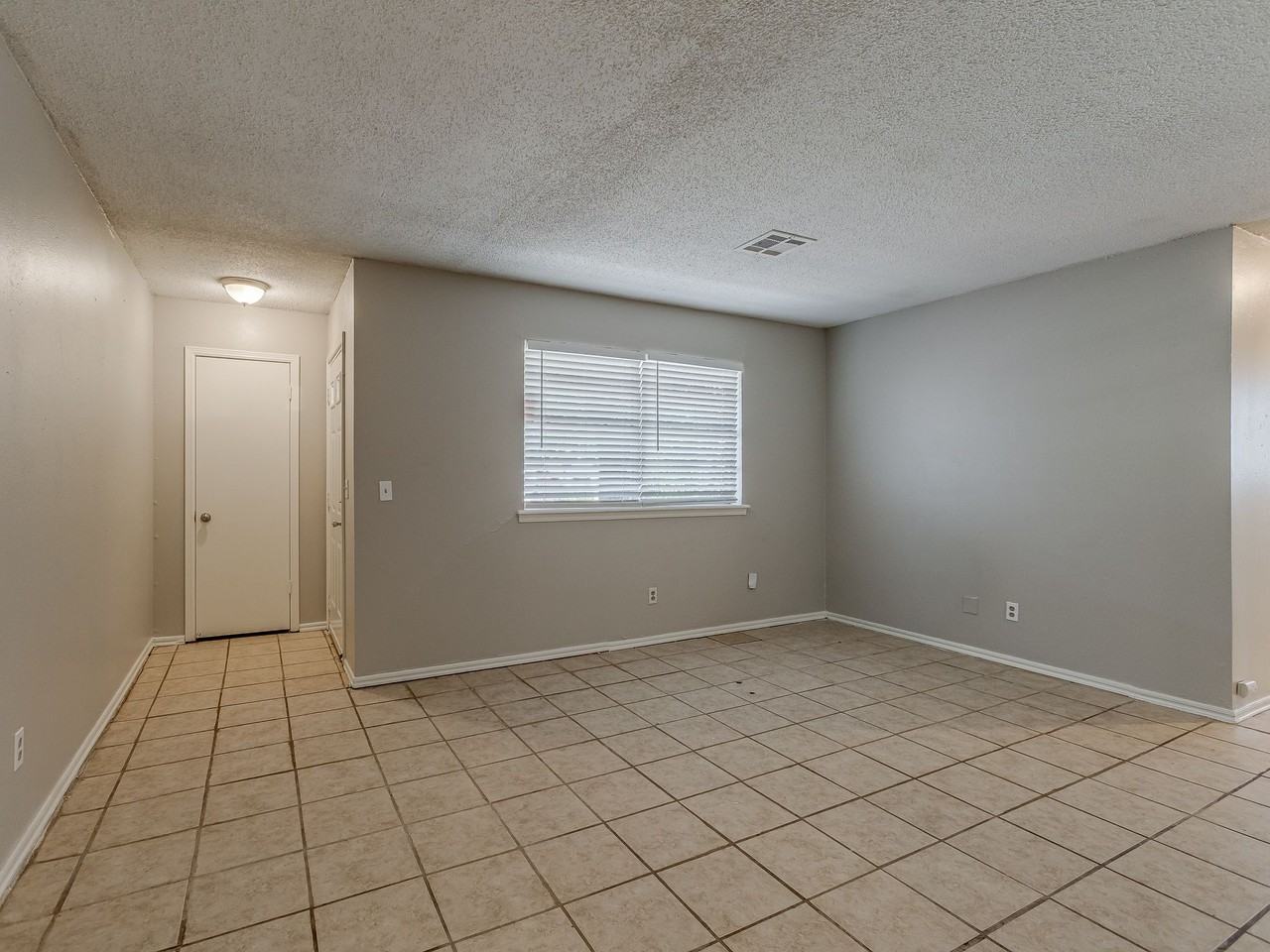 3320 Hampton Dr #1 - Photo 2 of 10