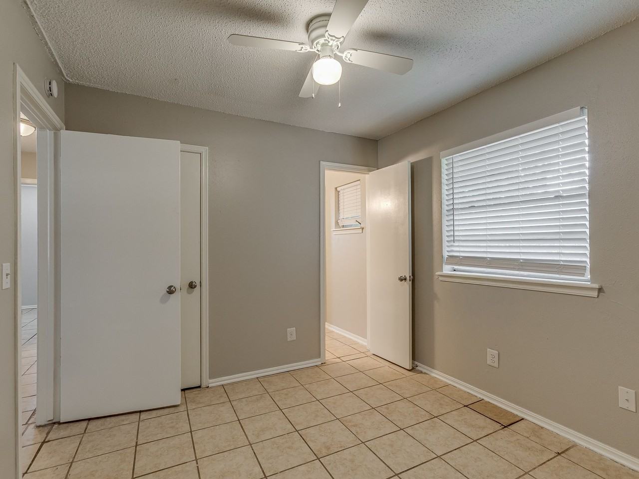 3320 Hampton Dr #1 - Photo 5 of 10
