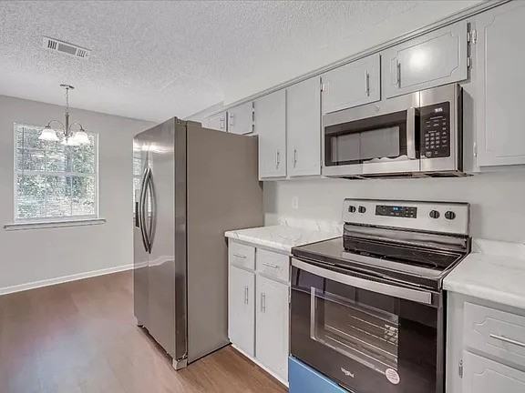 105 Ne Shayna Dr #1 - Photo 3 of 6