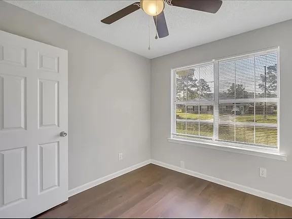 105 Ne Shayna Dr #1 - Photo 6 of 6
