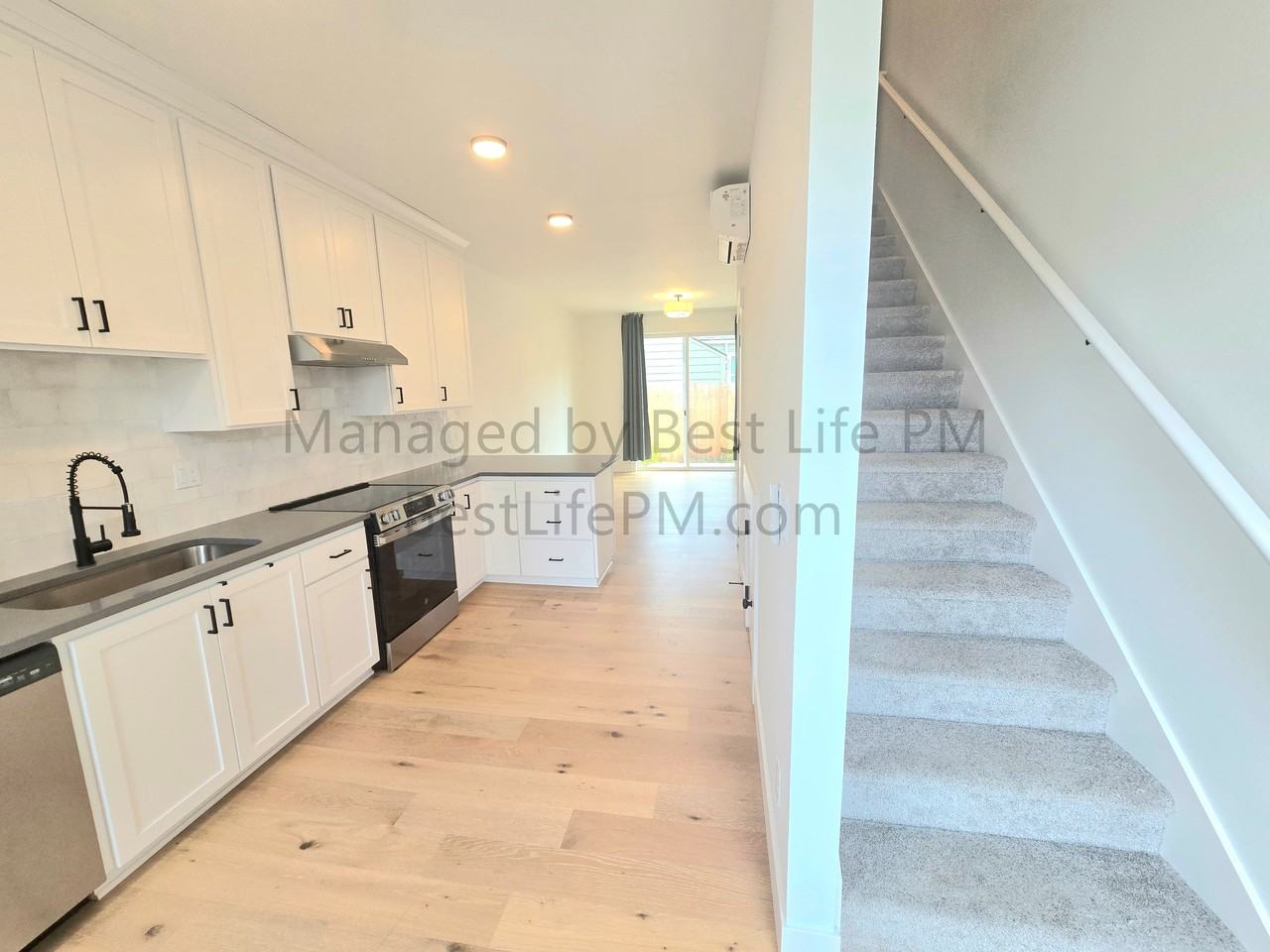 310 Ne 58th Ave - Photo 4 of 29