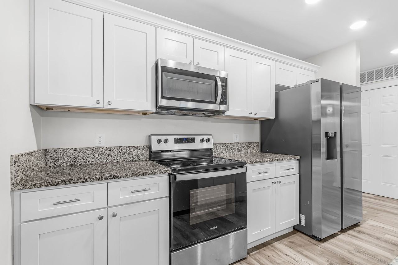 2771 Royal Palm Ave #204 - Photo 2 of 10