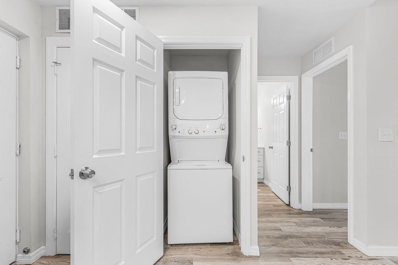 2771 Royal Palm Ave #204 - Photo 5 of 10