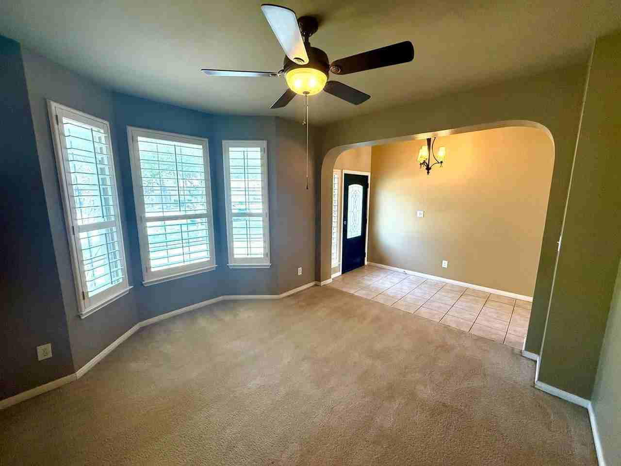 842 Windhurst - Photo 5 of 41