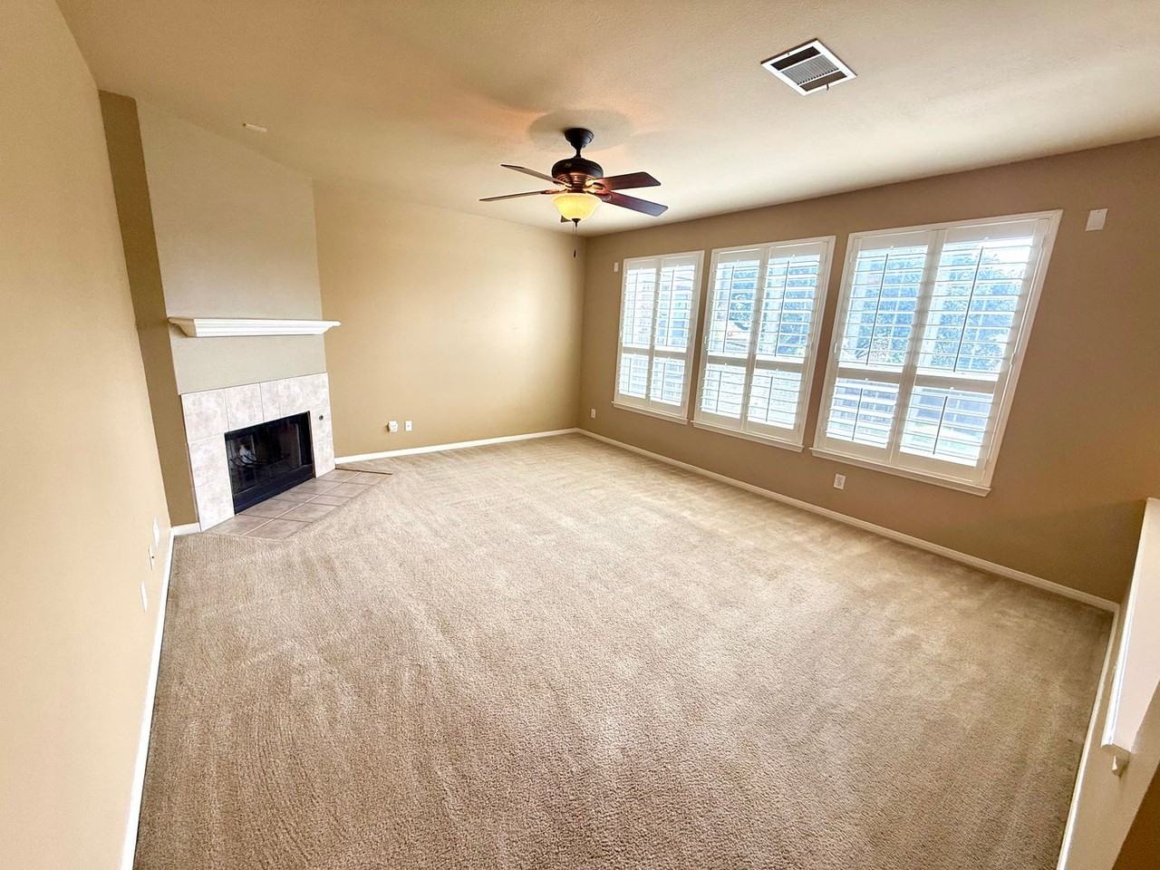 842 Windhurst - Photo 7 of 41