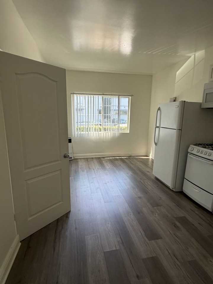 Dunsmuir Investments, LLC - Photo 4 of 22