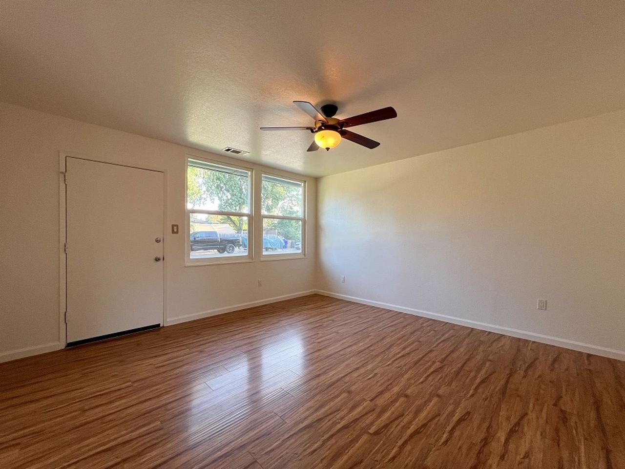 1399 Spruce St - Photo 5 of 19