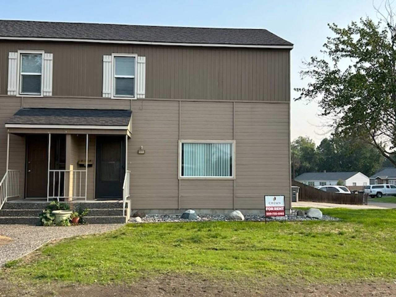 1211 Torbett St - Photo 2 of 20