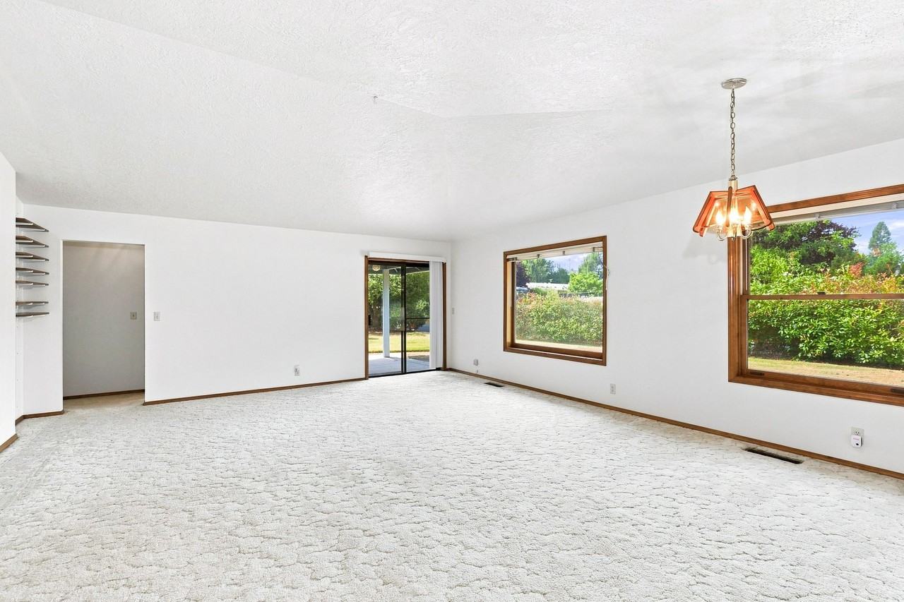 751 Catron St N - Photo 2 of 15